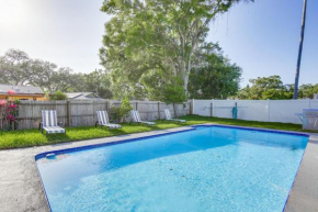 Roomy Largo Home with Screened Patio and Private Pool!